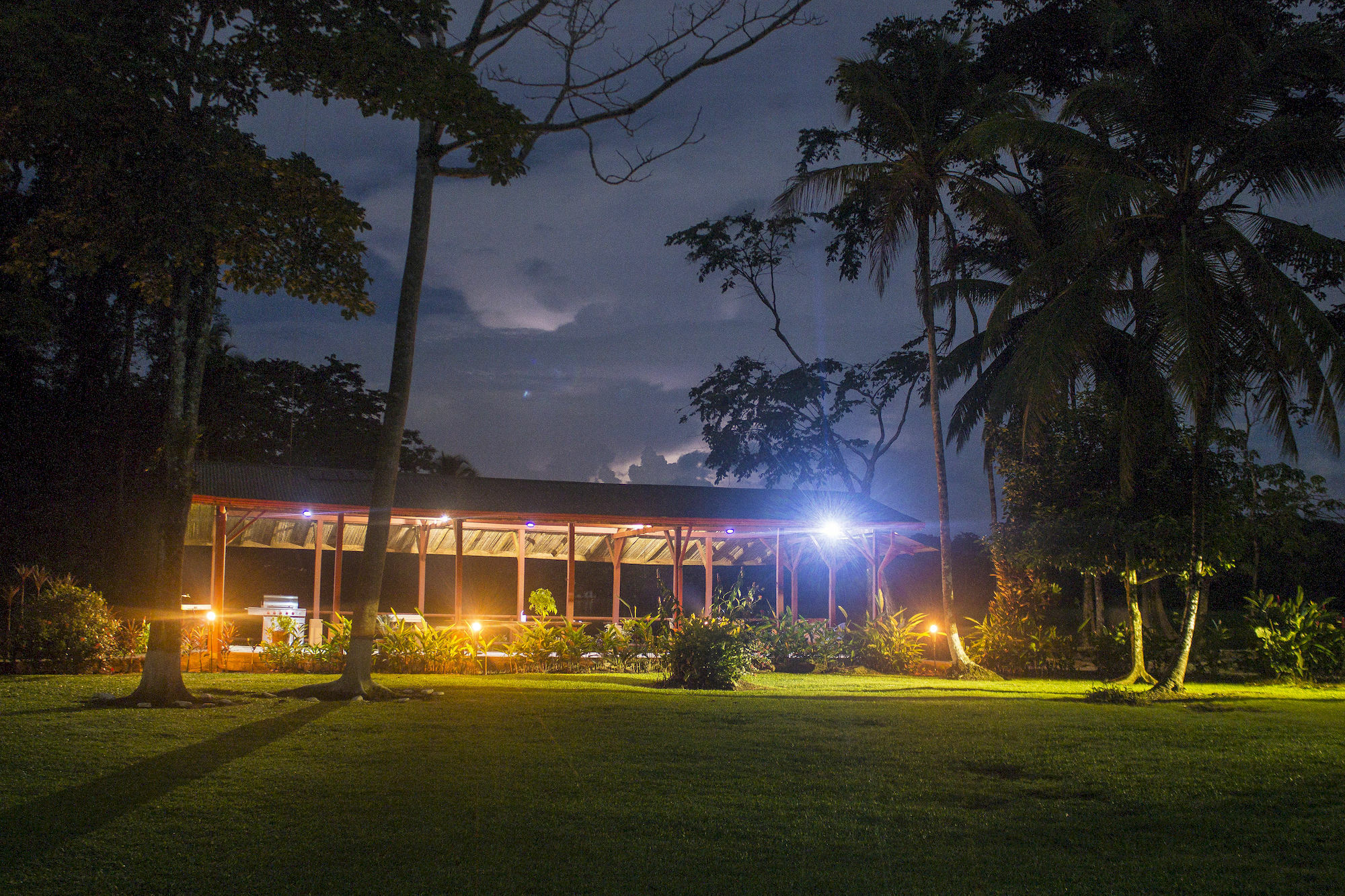 Lirio Lodge Barra de Pacuare Buitenkant foto
